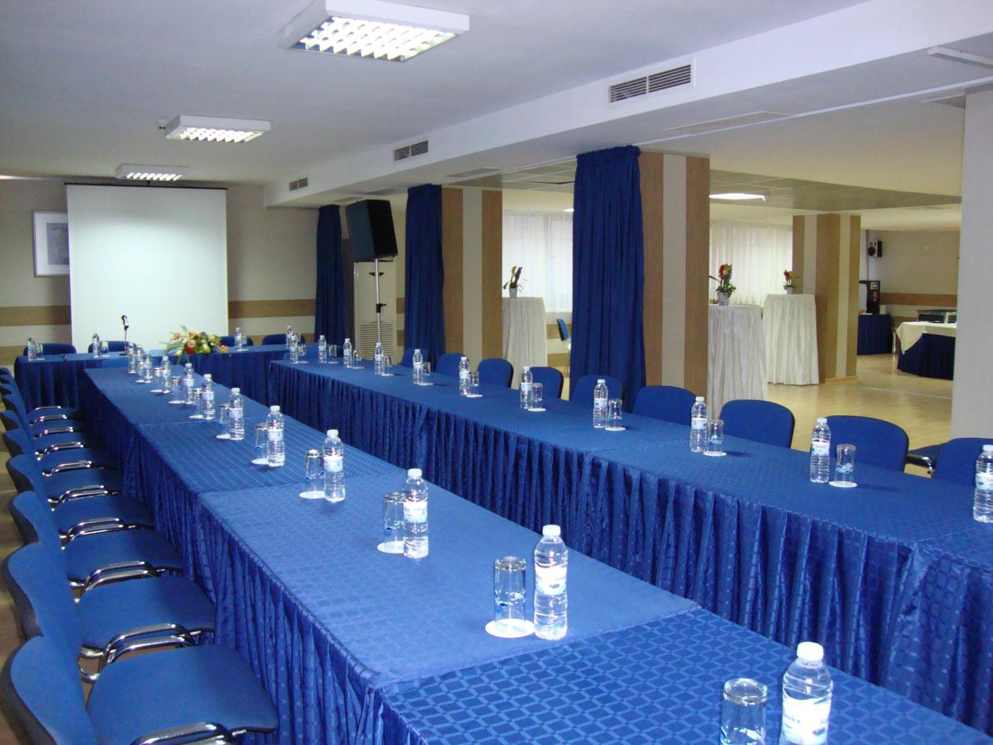 Готель Aqua 4*