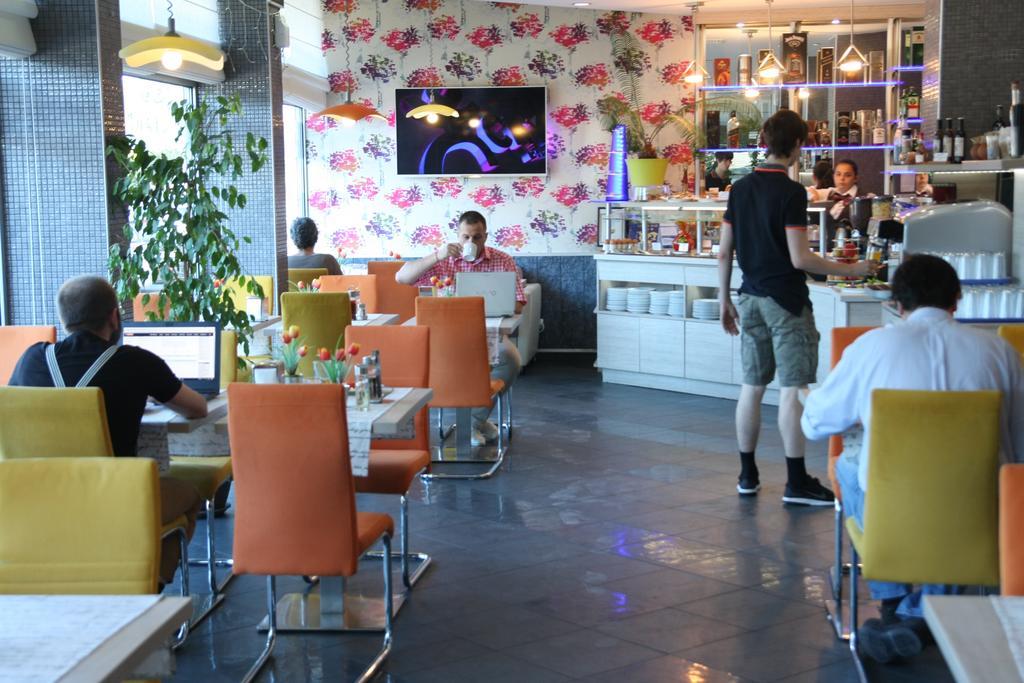 Готель Aqua 4*
