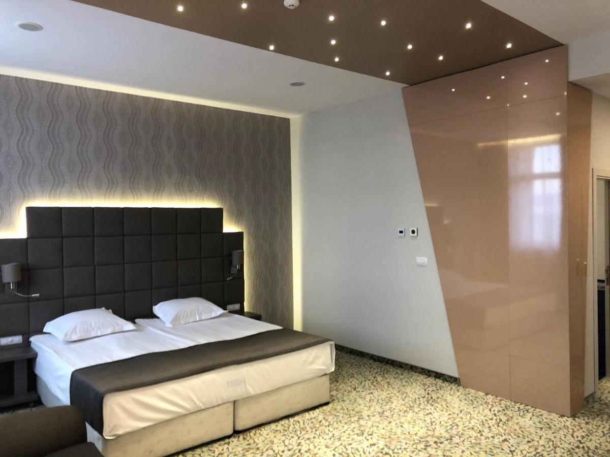 Готель Aqua 4*