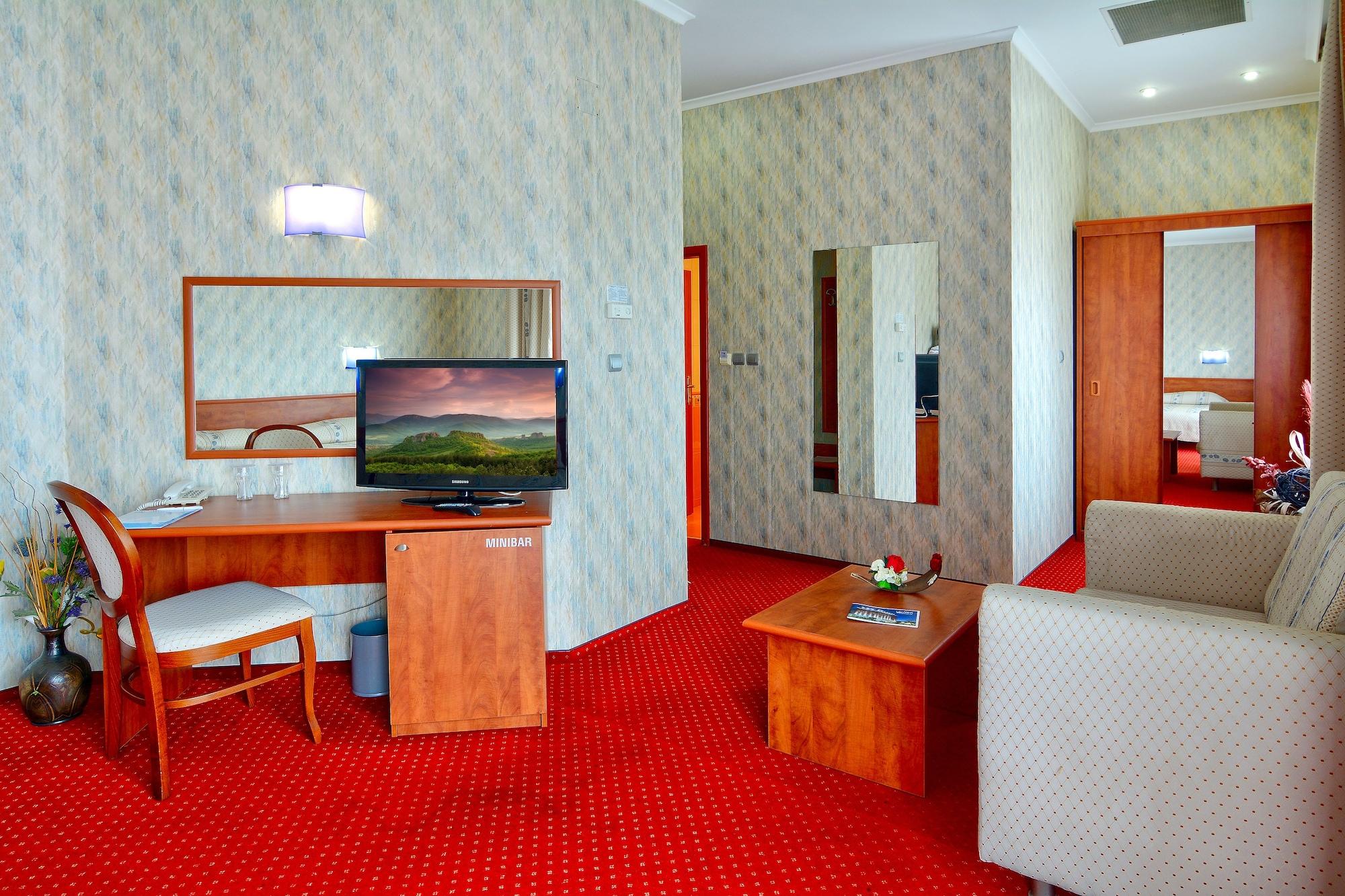 Aqua Hotel Warna
